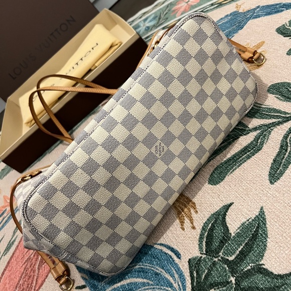 Louis Vuitton Damier Azur Neverfull MM (2012) - Picture 5 of 16